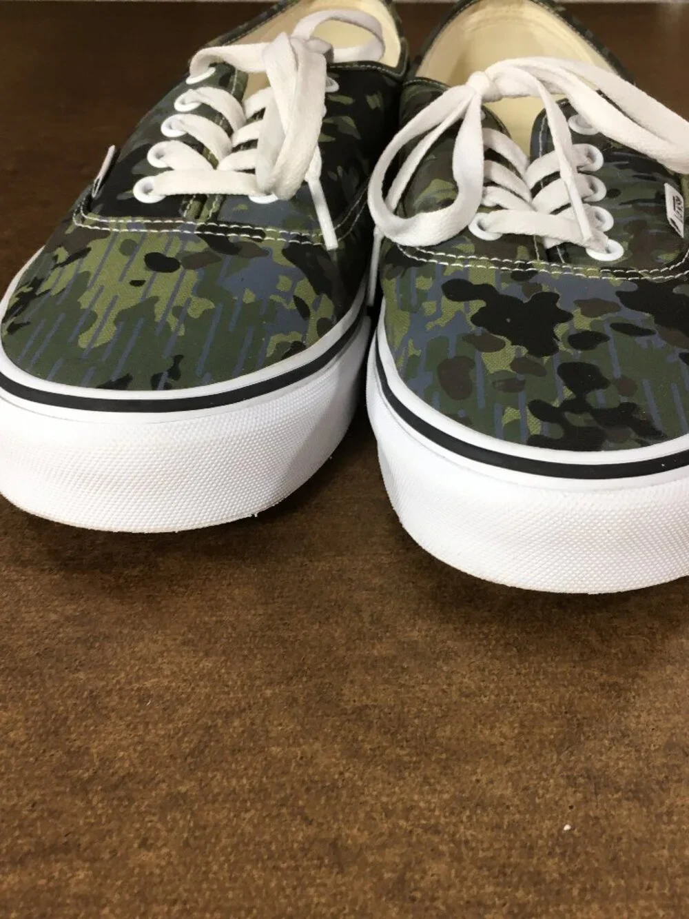 Vans Camo Lace Up Sneakers Mens Size 11 Low Top